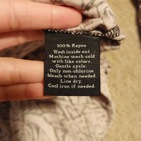 Rock & Republic Rose Blouse Cream & Black Button Up - Picture 7 of 8